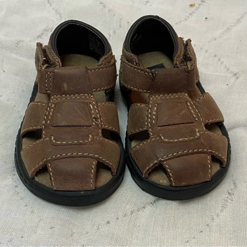 OshKosh‎ Shoes Boys Size 3M Sandal’s Brown Velcro